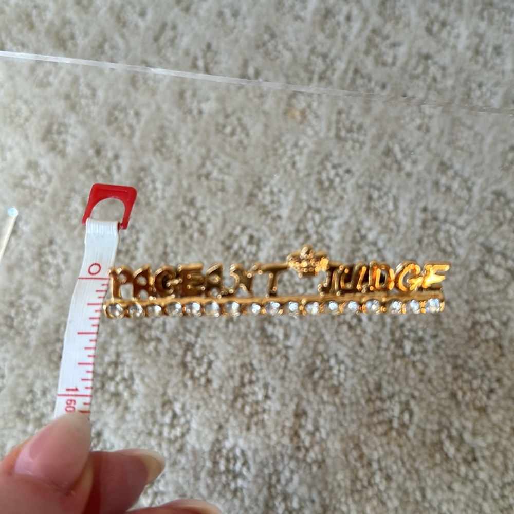 New “Pageant Judge” crown pin with rhinestones - Picture 5 of 5